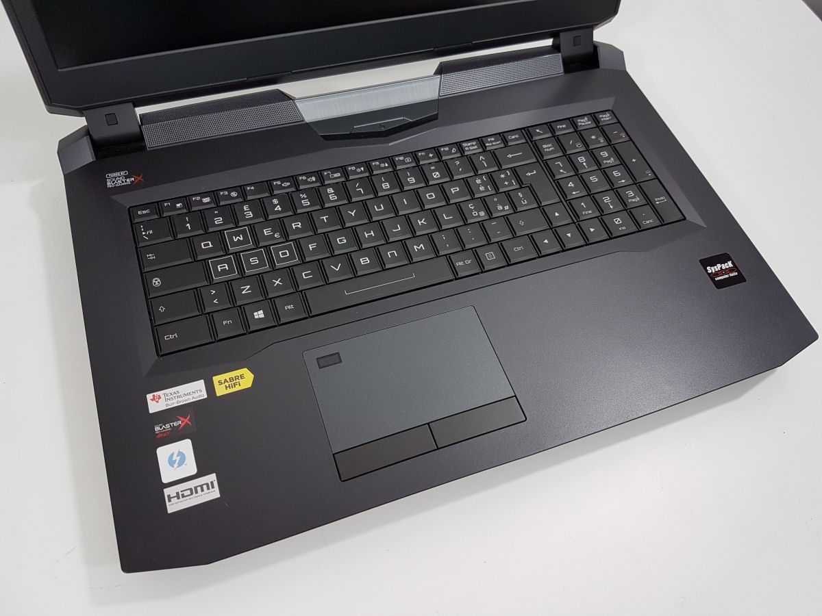 CLEVO - P775TM1-G i7 8700K DDR4 2xHDD Sata + 2 M.2 GTX 1080 8GB 17